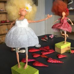Papiermaché Barfussladies